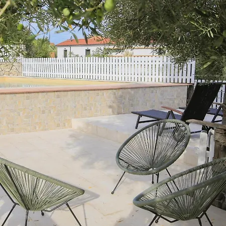 Seaview Anita With Two Bedrooms And Private Pool