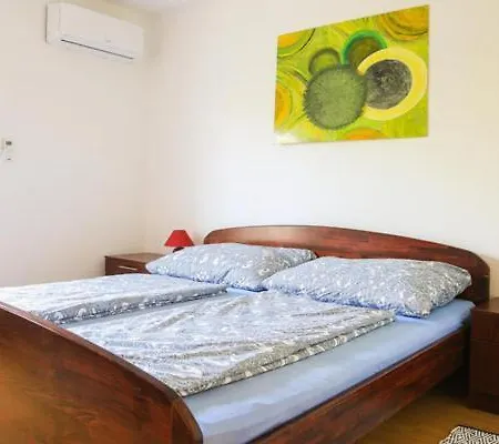 Seaview Anita With Two Bedrooms And Private Pool 아파트 *